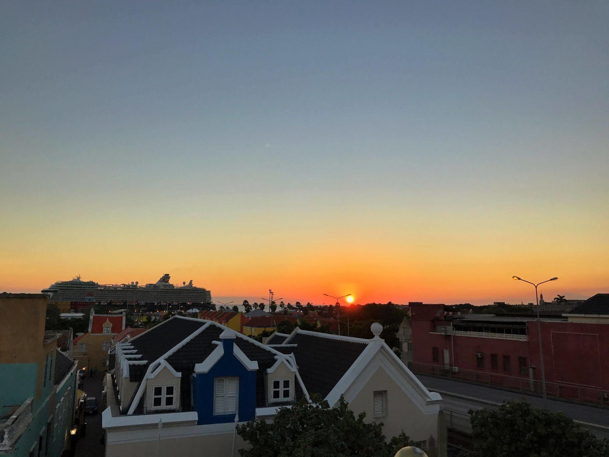 Curacao Suites Hotel ウィレムスタッド エクステリア 写真